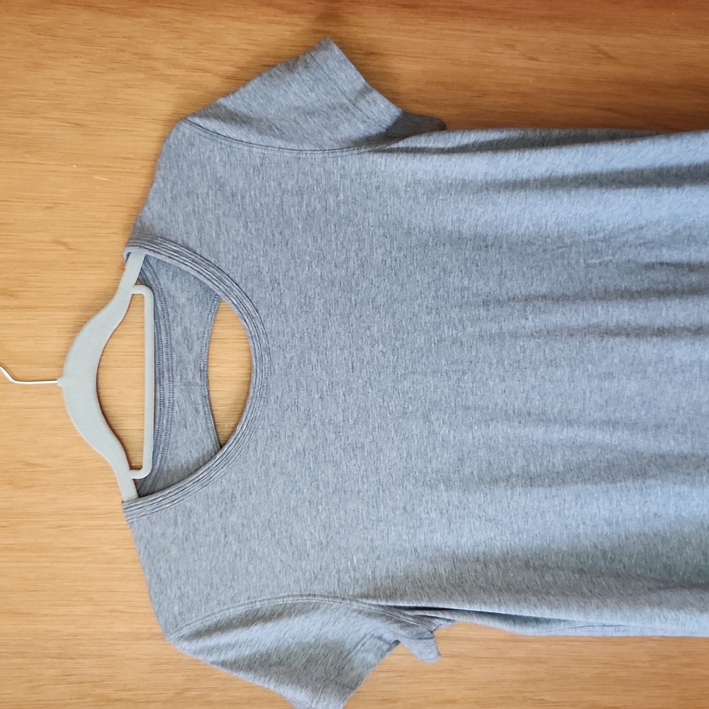Cotton dress with cutout back
